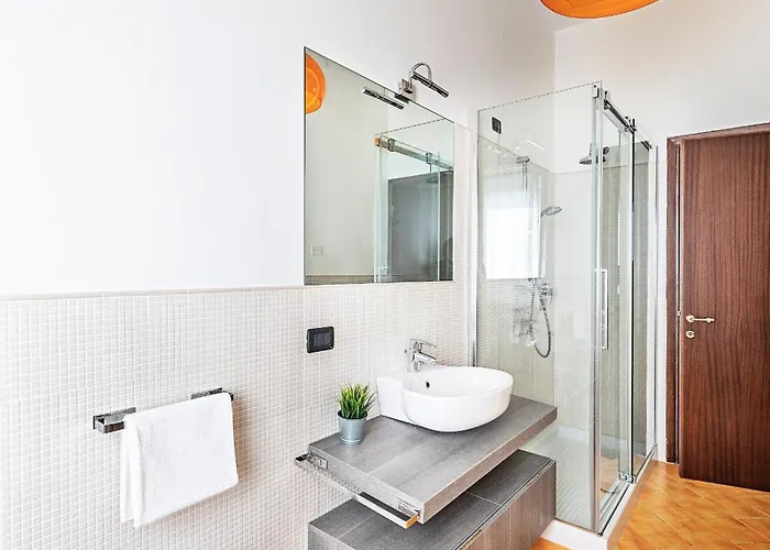 Elisa By Whale Homes * Padenghe sul Garda